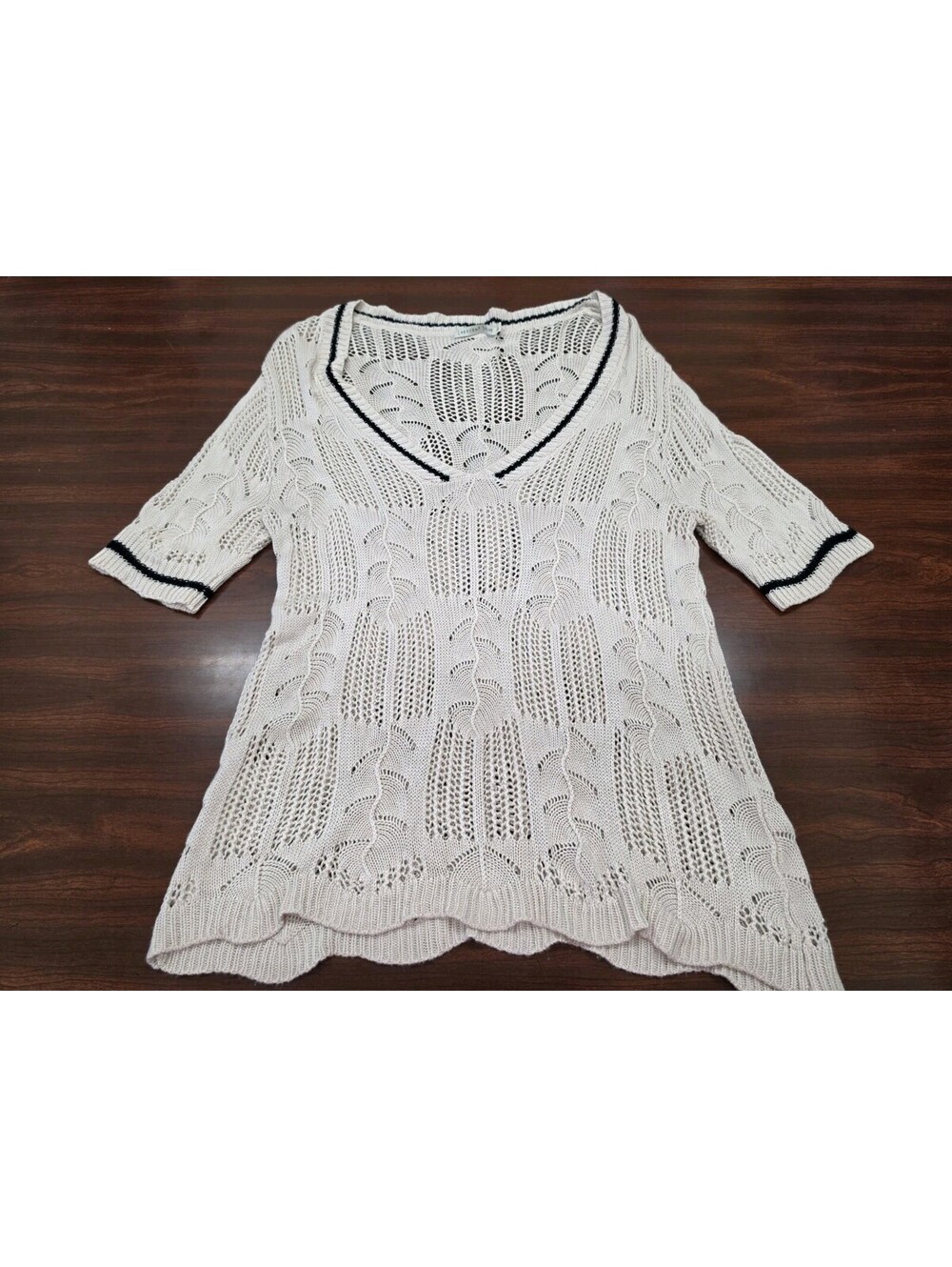 Crescent Rive M/L Cream Open Knit Crochet Sweater Top Black Trim Scallop Hem